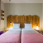 Guest house 19 Tile Ceramic Concept - By Unlock