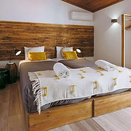 Pensionat 19 Tile Ceramic Concept - By Unlock Caldas Da Rainha