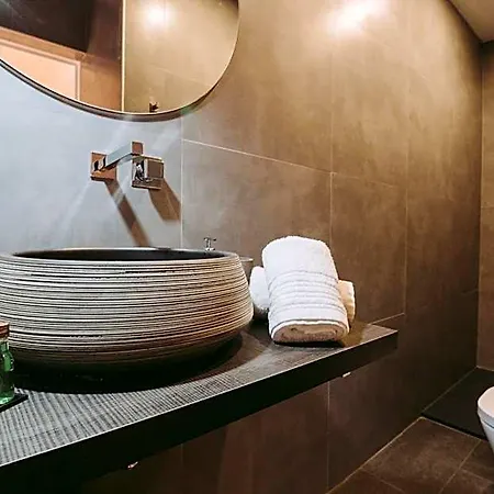 19 Tile Ceramic Concept - By Unlock Pensionat Caldas Da Rainha