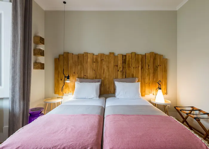 בית הארחה 19 Tile Ceramic Concept - By Unlock