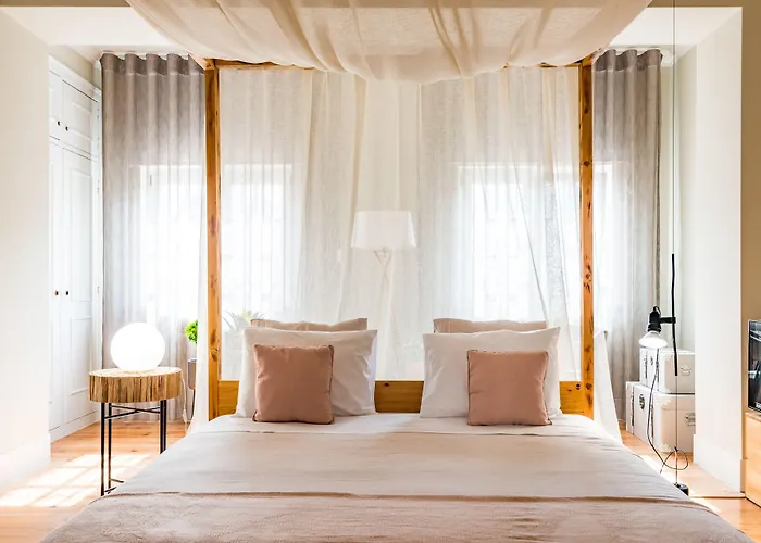 19 Tile Ceramic Concept - By Unlock קלדס דה ריינה