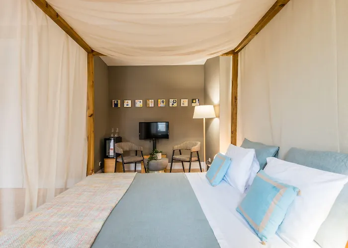 19 Tile Ceramic Concept - By Unlock בית הארחה 4*