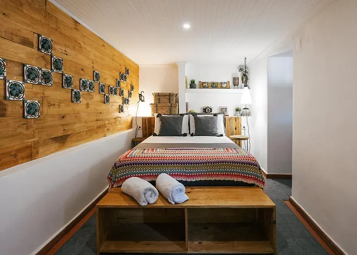 בית הארחה 19 Tile Ceramic Concept - By Unlock